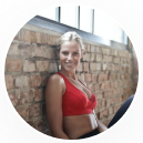 Mulher com bambolê.